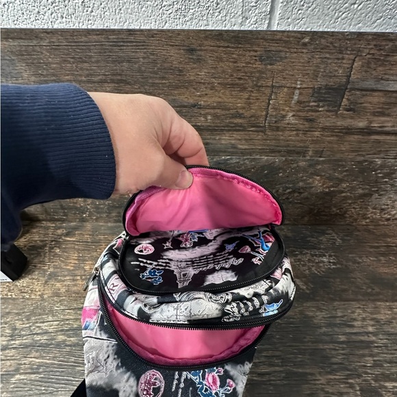 Stylish Black Crossbody Bag with Parisian Print - Picture 4 of 6